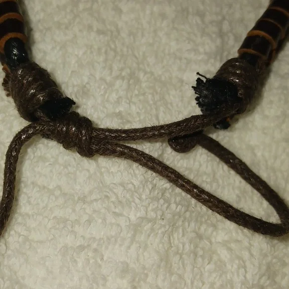 Handmade Leather Unisex Bracelet - Picture 3 of 4